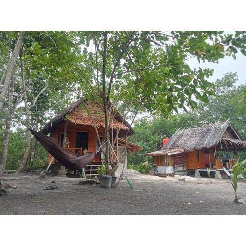 bosulusurfcampmentawai