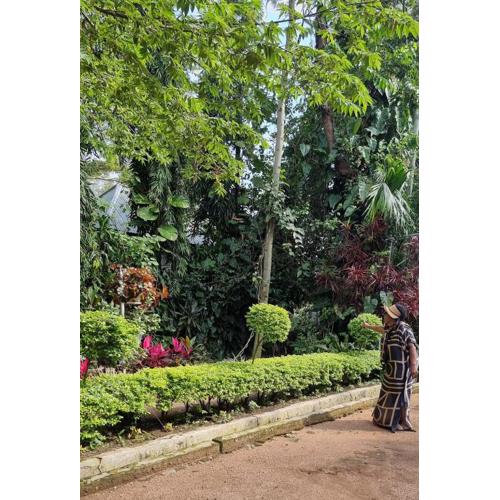 Botanic Hideaway Home, 5km from Mwanza airport