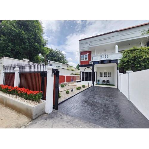 Boxsoon Nimman 2 # 4beds 3baths