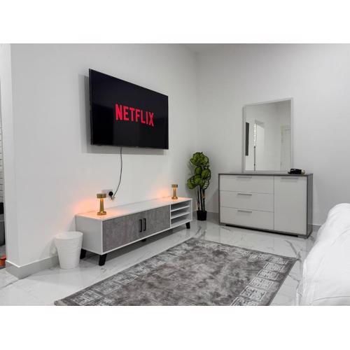 Brand new -Stylish Studio Near to Yas & Airport