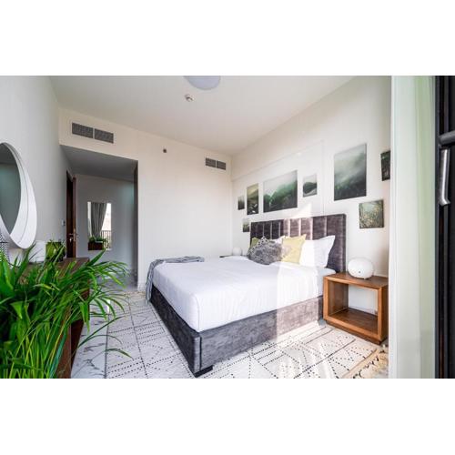 Brand New 1BR Canal View