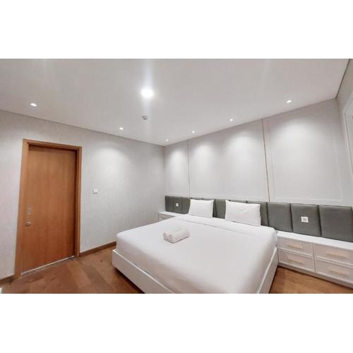 Brand New and Nice 2BR Apartment at The Reiz Condominium Medan By Travelio