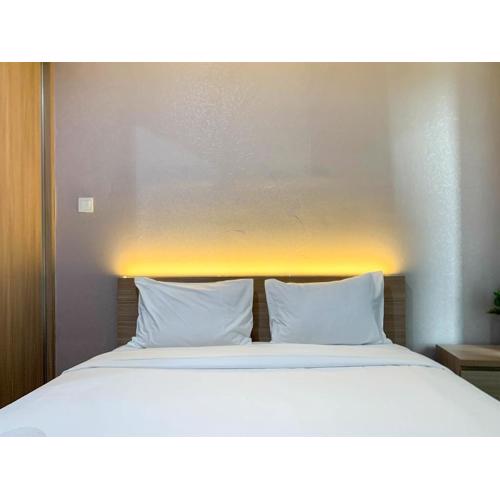Brand New and Relaxing Studio at Daan Mogot City Apartment By Travelio