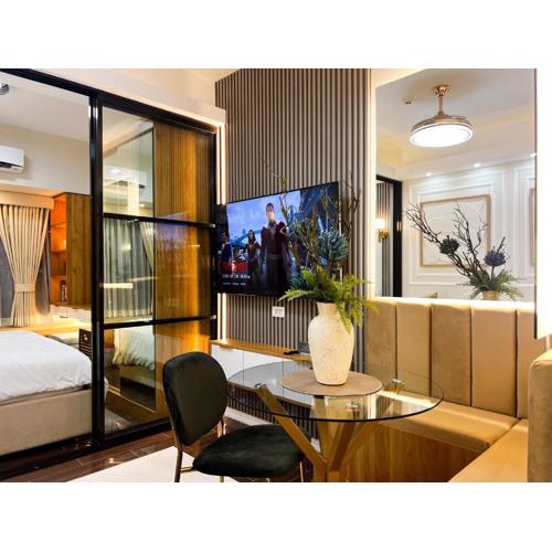 BRAND NEW Casa Airabella with Netflix & Makati City Skyline