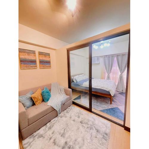 Brand new condo for travelers in Paranaque near airport