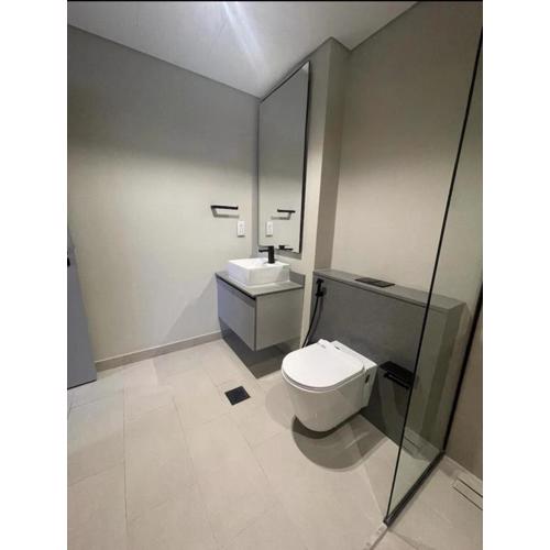 Brand New Designer 1-Bedroom Apartment With Free Parking