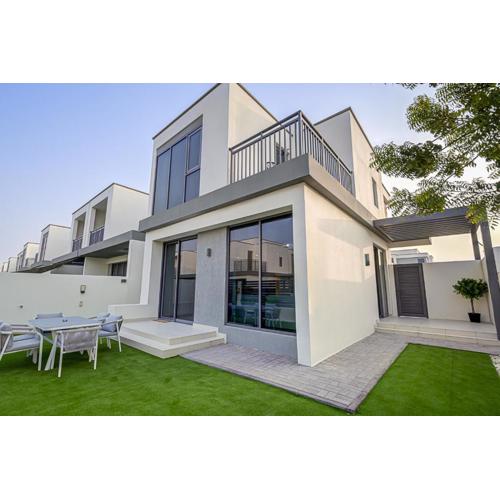 Brand New Luxurious 4BR & Maid Room Townhouse in Dubail Hill Estate