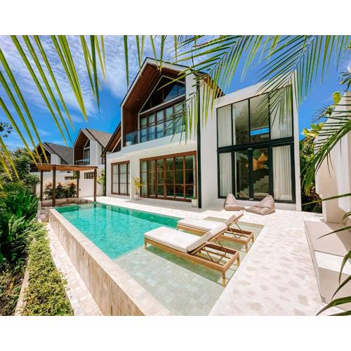 Brand new luxury 2BR villa with jungle view