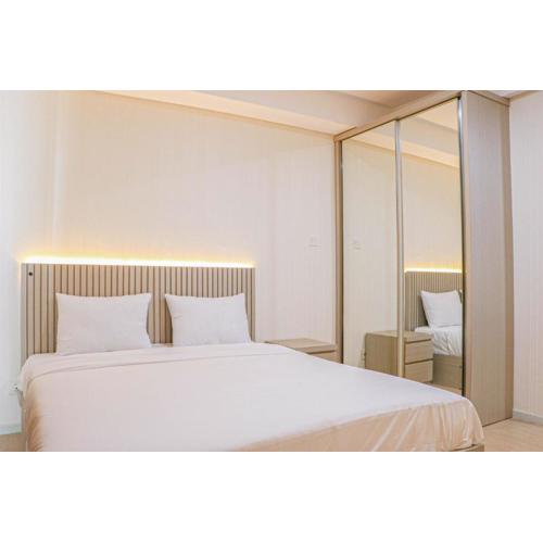 Brand New Studio Room at Daan Mogot City Apartment By Travelio
