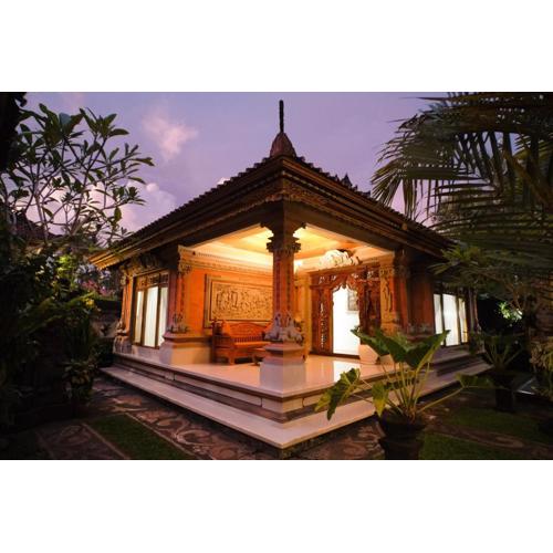 Brata's 2 Bedrooms Homestay with Private Kitchen