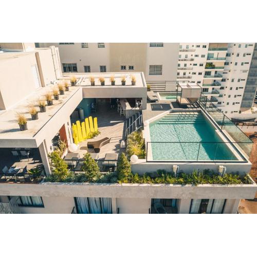 Breakfast Included at Regatta Living 304