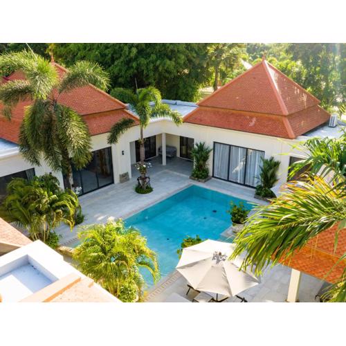 Breathtaking 4-Bedroom Villa near BangTao beach
