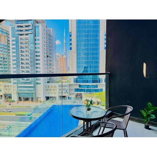Breathtaking Burj & Pool View Apt in Downtown
