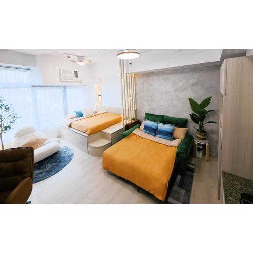 Breathtaking Eastwood City View with Free Pool Access