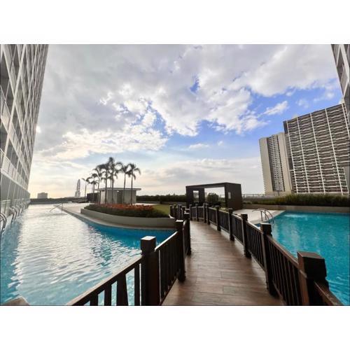 Breeze Residences Sky Studio Near MOA PICC Star City Fast Wifi & Netflix