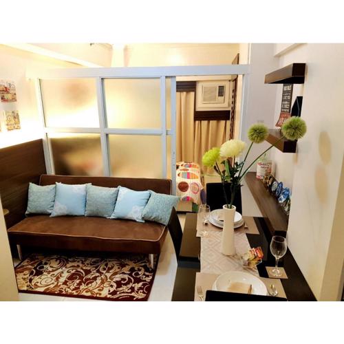 Brent Condotel in Tagaytay with Gorgeous Sunrise by the Balcony