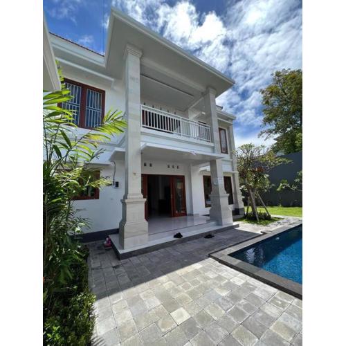 Bridge Villa Seminyak