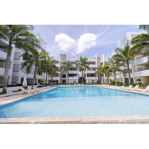 Bright 2BR Apartment with Pool near Bayahibe Beach