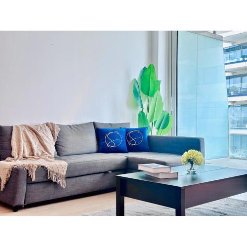 Bright 2BR Pool, Yas View & Direct Beach Access