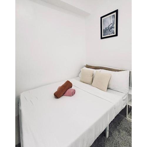 Bright Airy Urban Escape