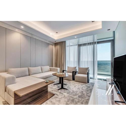 Bright and Airy 2BDR Apartment with Stunning Views