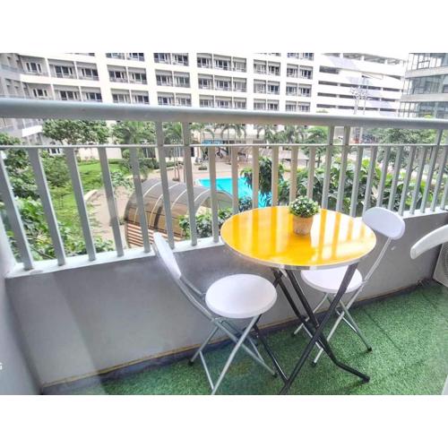 Bright and Cozy 1 Bedroom with Balcony Pool View and WiFi in Grace Residences