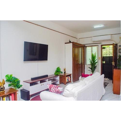 Bright Diani Studio with King Bed, 2min to Beach