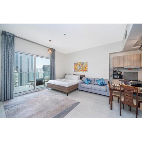 Bright & Elegant Studio I Balcony I Speedy Wi-Fi