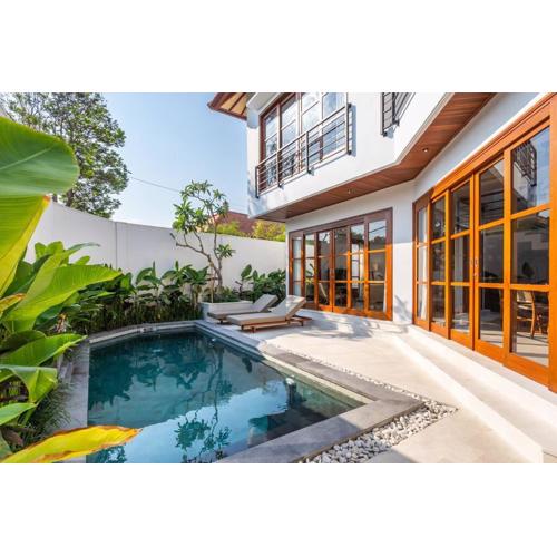 Bright Modern Villa in Perfect Walkable Location
