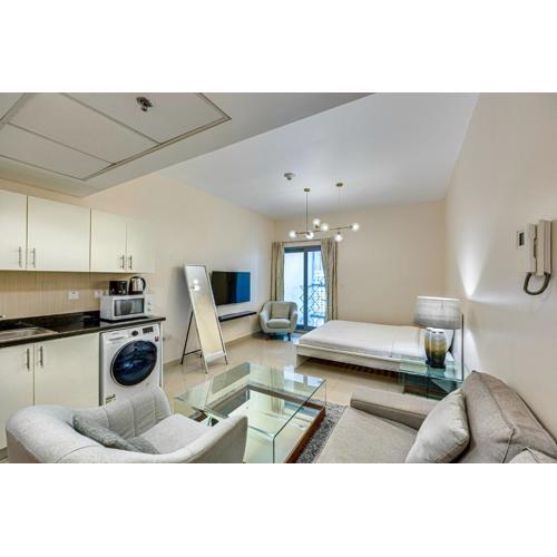 Bright studio in DIFC near the metro station
