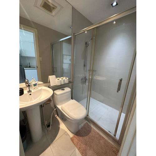 Bright Studio in Gramercy Residences Condo