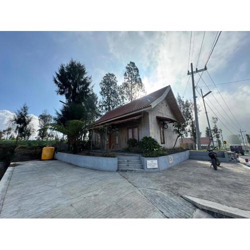 Bromo Edelweis Guest House