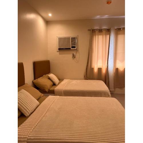 BRP Luxe Condo with Parking and Wifi