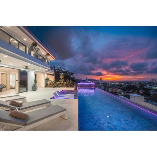 "BS Villa", 5BR, Seaview, 5 min to Patong Beach