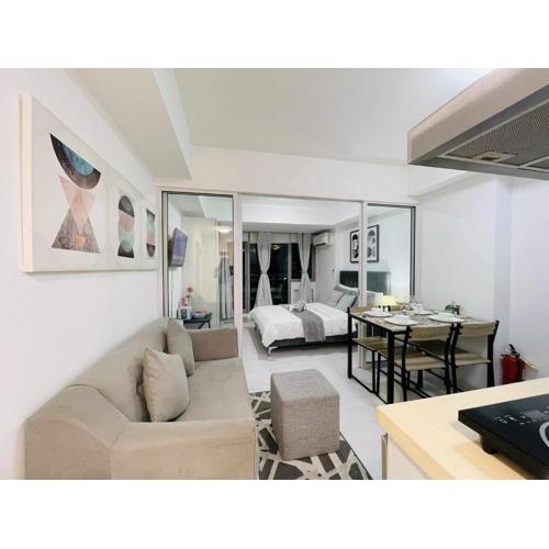 B&T Azure Staycation - Parañaque