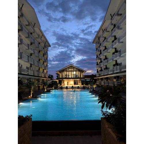 Budget Resort Stay Cebu Airport with Netflix, pool, gym and helpful host