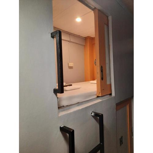 Budget Transient Capsule Room Makati near Ayala and Buendia