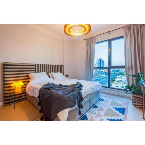 Burj Al Arab View - 1BR in MJL Lamtara 1- Burj Al Arab View 703