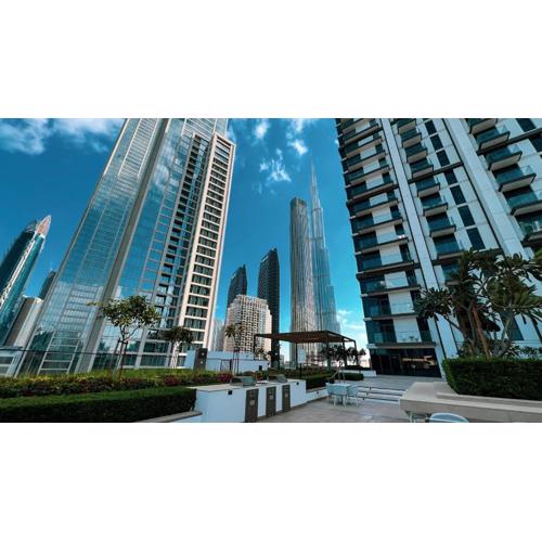 BURJ CROWN - Elegant & Spacious Two-Bedroom Apartment in Downtown Dubai, Just 10 Minutes' Walk from Dubai Mall & Dubai Fountains, Surrounded by Iconic Landmarks