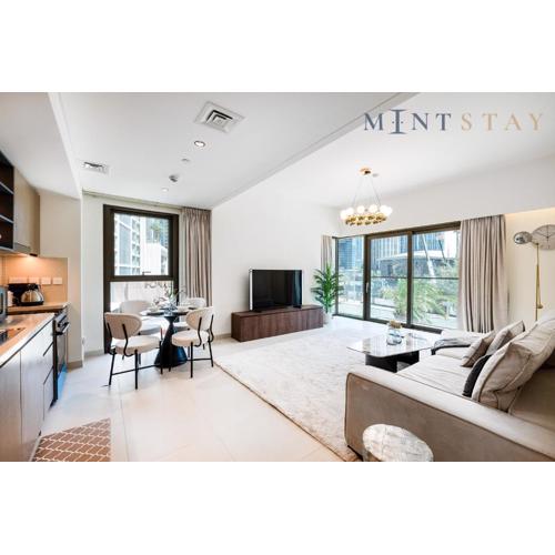 Burj Crown , Downtown Dubai - Mint Stay