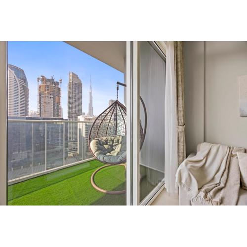 Burj khalifa and Canal views - Luxury Apartments for Rent in Dubai Business Bay