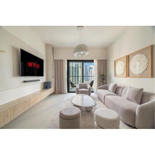 Burj Khalifa View - 4BR - Steps from Dubai Mall