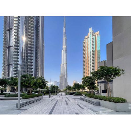 Burj Khalifa Views Stylish 2BR Near Dubai Mall and Metro