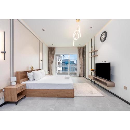 Burj View - Luxury Studio - Near Dubai Miracle & Butterfly Garden- Arjan, Dubailand