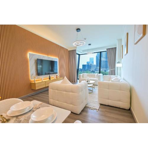 Burj Vista 2BR Luxurious Apartment with Direct Access to Dubai Mall