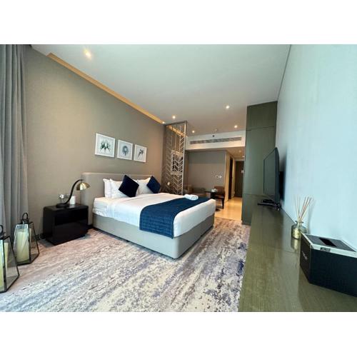 Business Bay Modern studio with a Canal view at DAMAC Maison Prive 1616