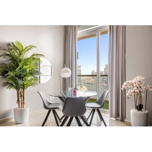 Business Bay Premium Apartment by Renttiers