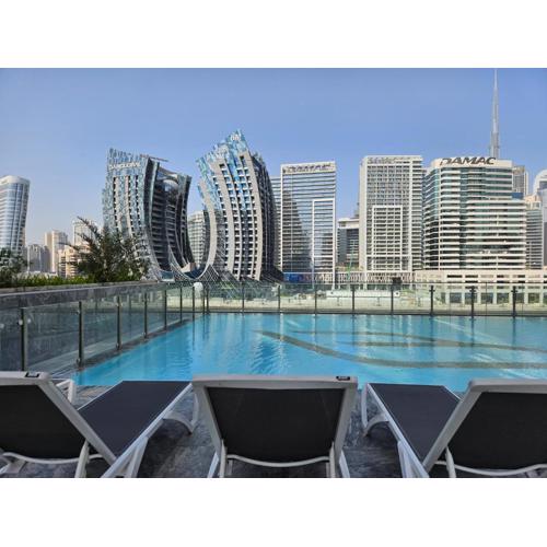 Business Bay Studio Binghatti Canal with Terrace