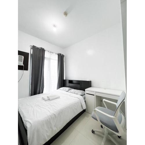 Business Studio in Salcedo Village Makati