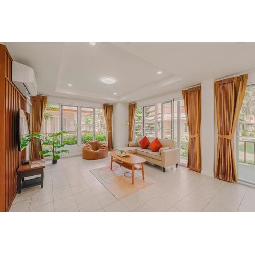 บ้านทะเลสำราญ by May